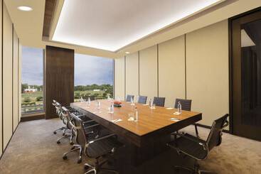 Hotel Roseate House New Delhi
