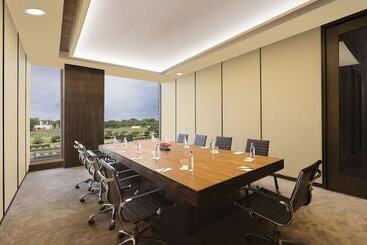 Hotel Roseate House New Delhi