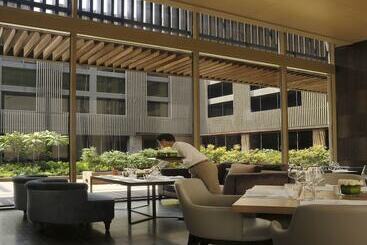 Hotel Roseate House New Delhi