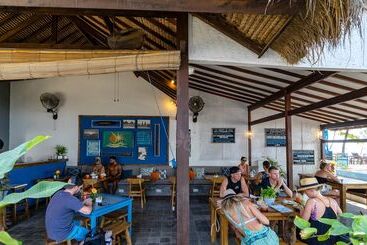 هتل Samba Villas Beachfront View