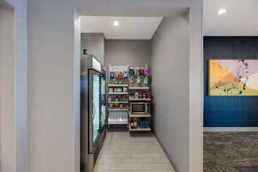 هتل Spark By Hilton Midland South