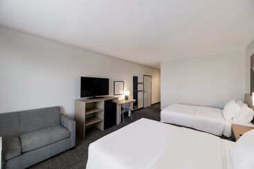 هتل Spark By Hilton Midland South