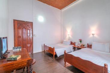 پانسیون Five Rose Siem Reap Hostel