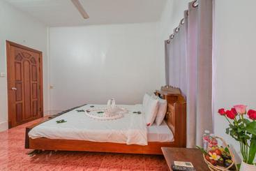 پانسیون Five Rose Siem Reap Hostel