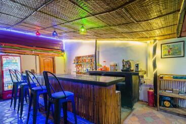 پانسیون Five Rose Siem Reap Hostel