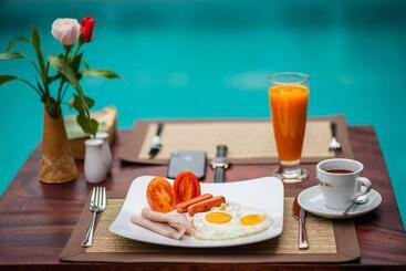 پانسیون Five Rose Siem Reap Hostel