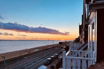 پانسیون Beaches Guest House