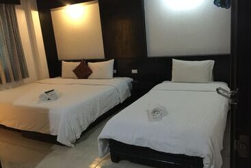 پانسیون The Bird Cage Patong Guesthouse