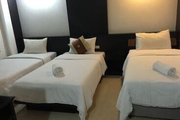 پانسیون The Bird Cage Patong Guesthouse