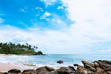 Anantara Peace Haven Tangalle Resort