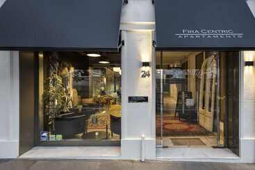 Fira Centric Apartments By Gaiarooms