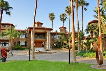 Apogee Boutique Hotel & Spa