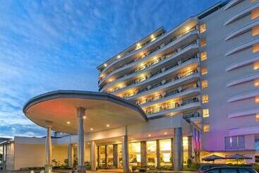 هتل Bw Suite Belitung
