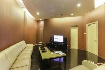 هتل Bw Suite Belitung