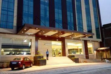 هتل Clarion Inn Sevilla