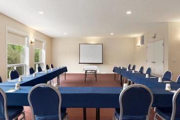 هتل Days Inn Sioux Lookout