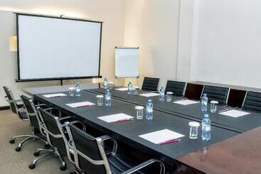 هتل Doubletree By Hilton Shymkent