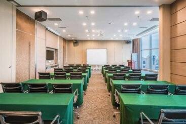 هتل Grand Madison Qingdao Harbourview Central（former Qingdao Farglory ）
