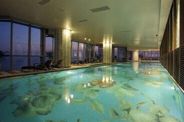 هتل Grand Madison Qingdao Harbourview Central（former Qingdao Farglory ）