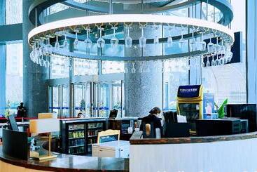هتل Grand Madison Qingdao Harbourview Central（former Qingdao Farglory ）