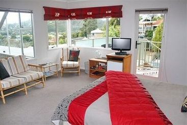 هتل Hahei Horizon Bed & Breakfast