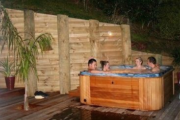 هتل Hahei Horizon Bed & Breakfast