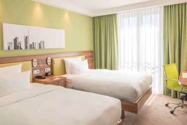 هتل Hampton By Hilton Frankfurt City Centre