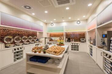 هتل Hampton By Hilton Frankfurt City Centre