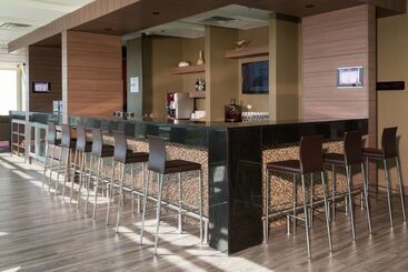 هتل Hampton By Hilton Yopal