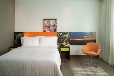 هتل Hampton By Hilton Yopal