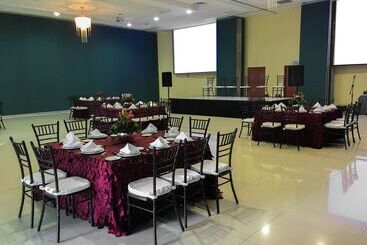 هتل Hampton Inn & Suites By Hilton Aguascalientes Airport