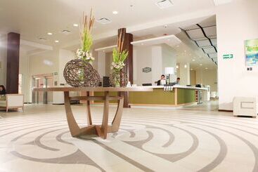 هتل Hampton Inn & Suites By Hilton Aguascalientes Airport