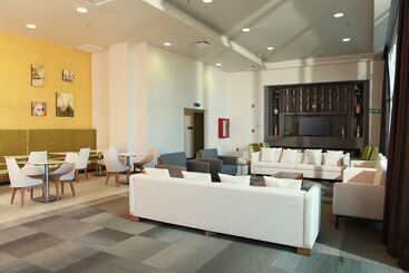 هتل Hampton Inn & Suites By Hilton Aguascalientes Airport