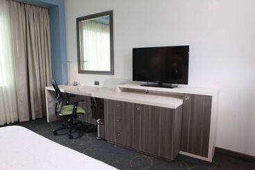 هتل Hampton Inn & Suites By Hilton Aguascalientes Airport