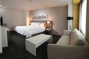 هتل Hampton Inn & Suites By Hilton Aguascalientes Airport