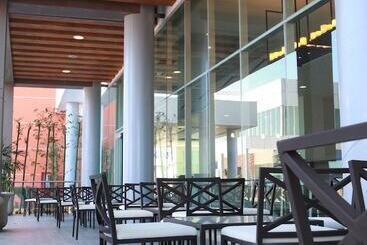 هتل Hampton Inn & Suites By Hilton Aguascalientes Airport