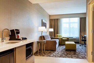 هتل Hilton Garden Inn Lenox Pittsfield
