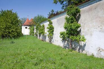 هتل Kloster Holzen