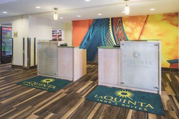 هتل La Quinta By Wyndham Grand Forks