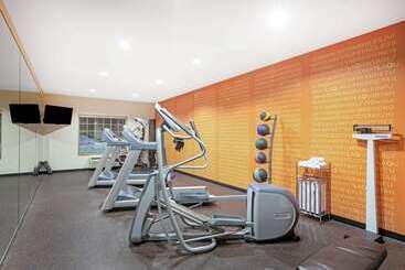 هتل La Quinta By Wyndham Grand Forks