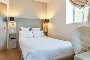 Logis Hôtel & Restaurant La Villa Bleue - Ainhoa