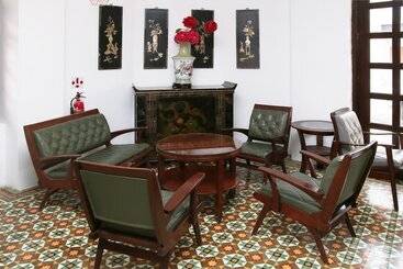 هتل Museum