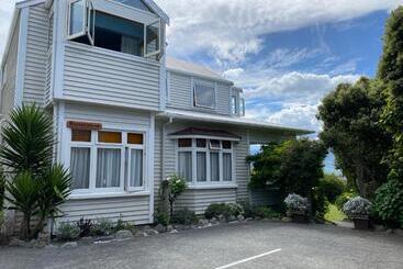 هتل Nikau Lodge