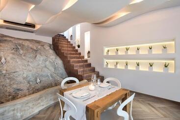 Hotel Skyfall Suites  Adults Only