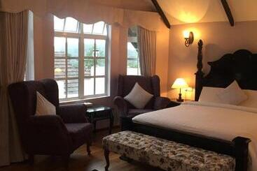هتل The Bala's Holiday Chalet