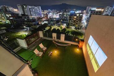 酒店 The Island Blue