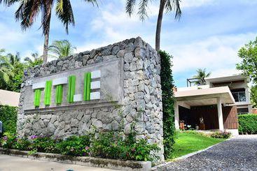 هتل The Title East Wing By Trips Phuket