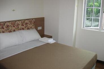 Iris House Resort