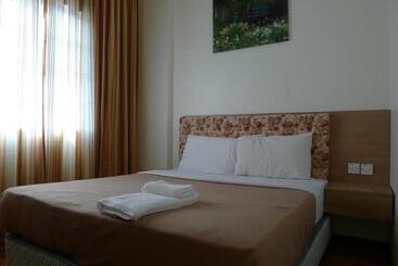 Iris House Resort