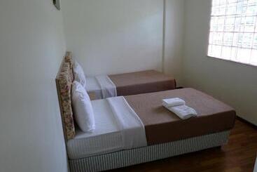 Iris House Resort